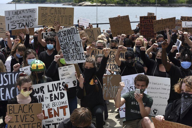Seaside protest mobilizes
